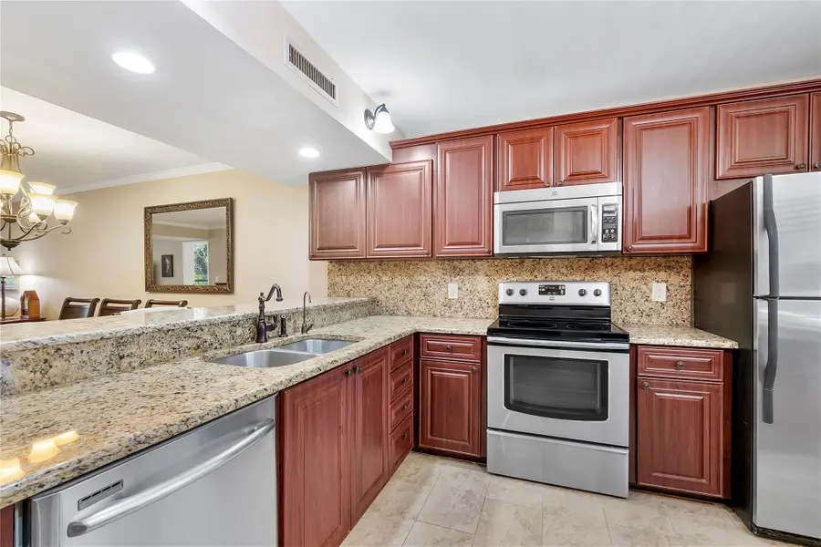 6181 Balboa Cir #305, Boca Raton, FL 33433 - Image #2