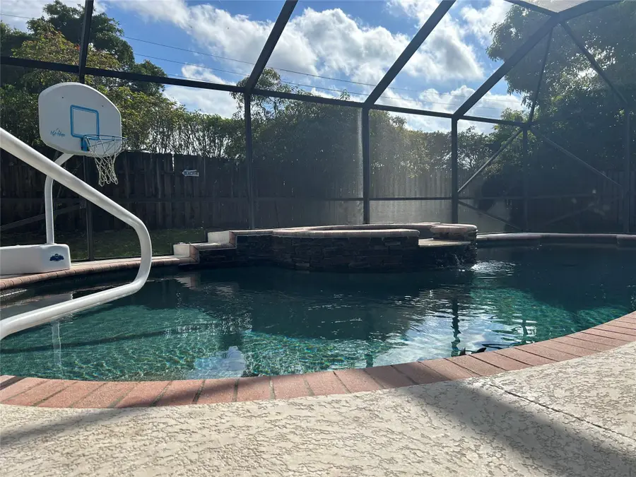 9548 Richmond Cir, Boca Raton, FL 33434 - Image #2