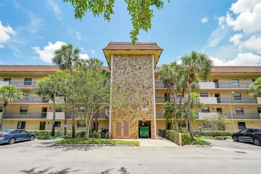 4950 E Sabal Palm Blvd #302, Tamarac, FL 33319 - Image #3