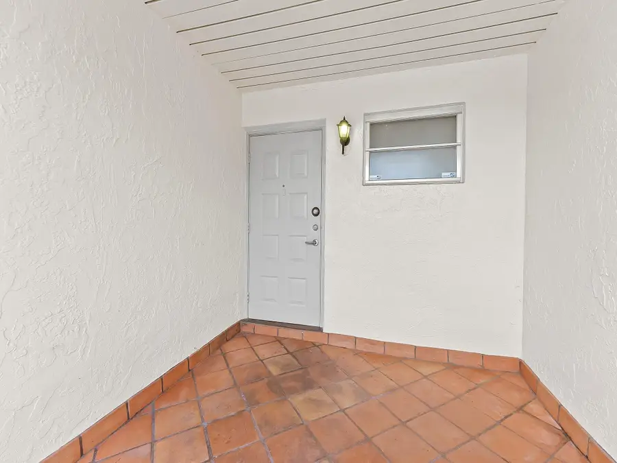 2226 Nova Village Dr, Davie, FL 33317 - Image #2