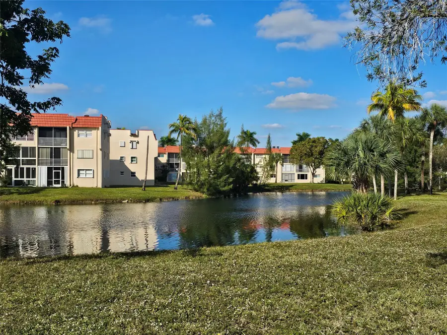 3051 Sunrise Lakes Dr #203, Fort Lauderdale, FL 33322 - Image #3