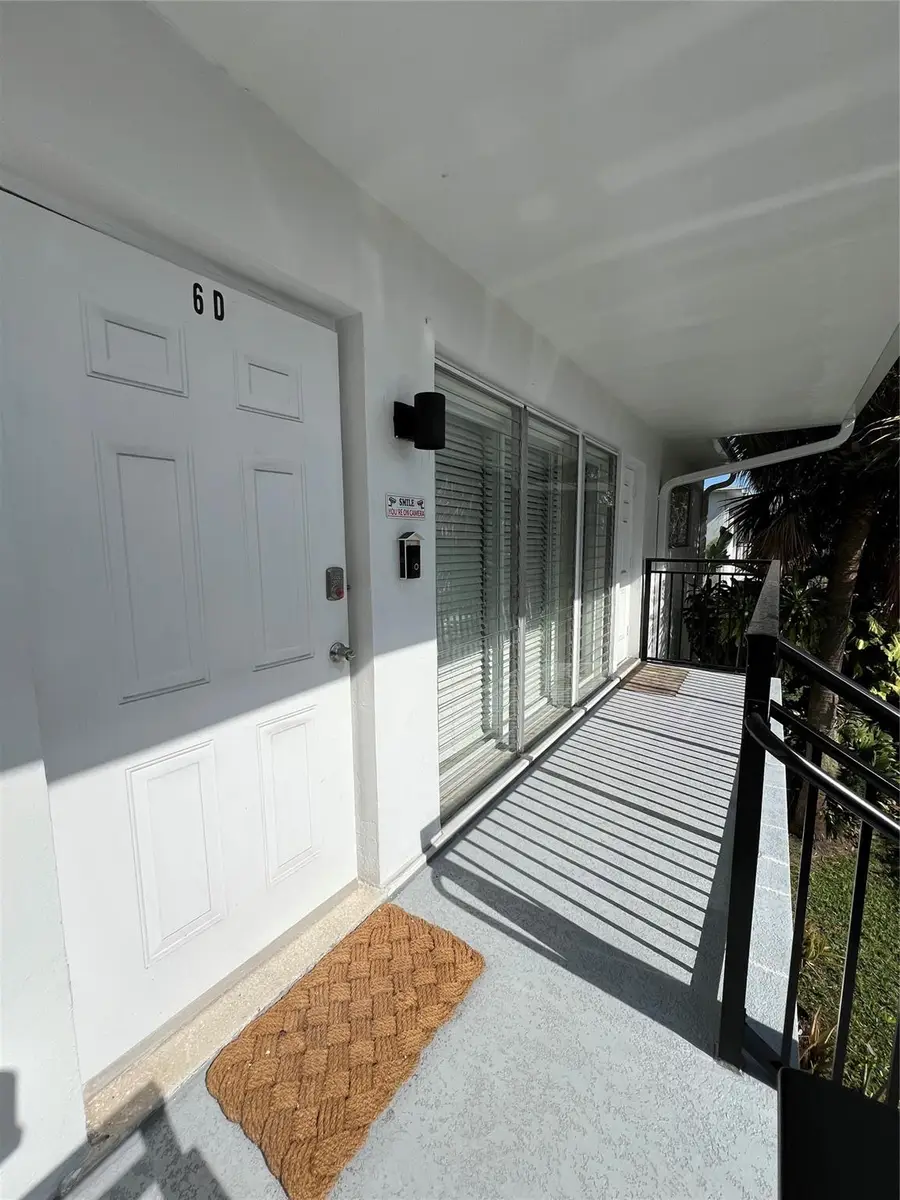 1015 SE 15th St #6D, Fort Lauderdale, FL 33316 - Image #2