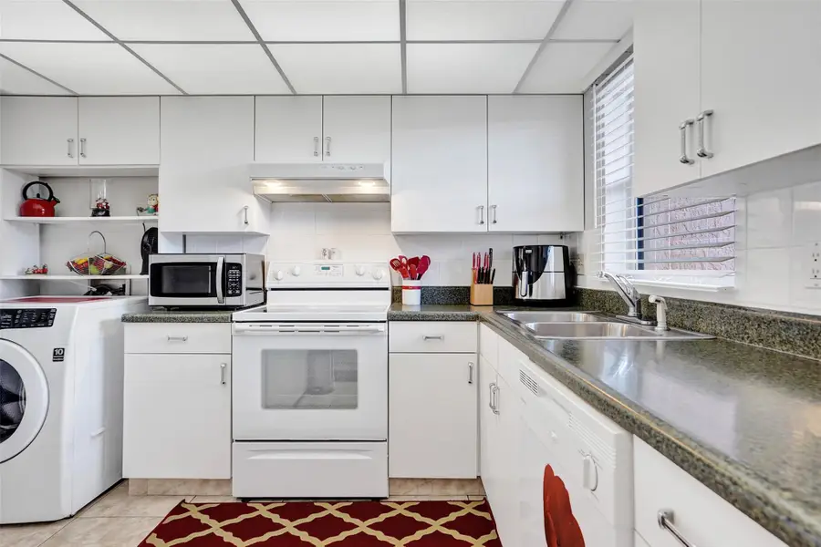 10467 Sunrise Lakes Blvd #210, Sunrise, FL 33322 - Image #2