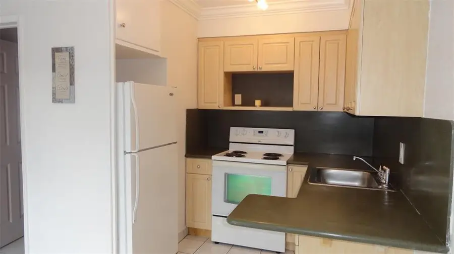 2211 Lincoln Street #11, Hollywood, FL 33020 - Image #2