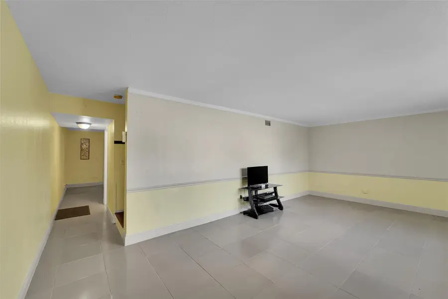 12 Meacham Ln #12, Tamarac, FL 33319 - Image #2