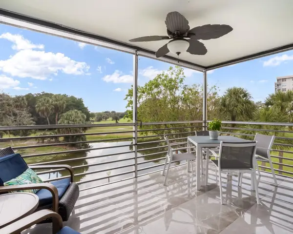 3510 Oaks Way #306, Pompano Beach, FL 33069