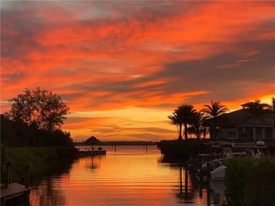 5725 Pelican Pointe Dr #4, Sebastian, FL 32958 - Image #3