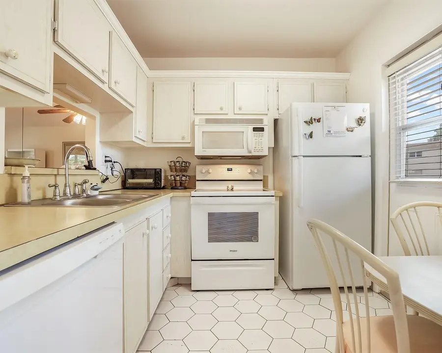 3500 NW 48th Ave #513, Lauderdale Lakes, FL 33319 - Image #2