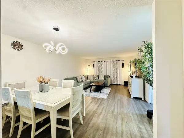 2200 S Cypress Bend Dr #802, Pompano Beach, FL 33069