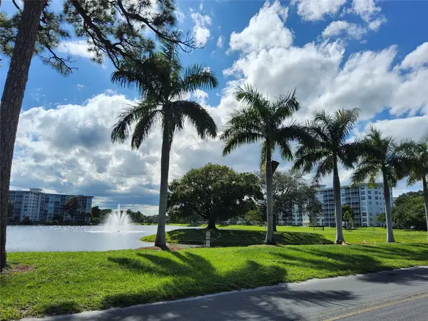 3090 N Course Dr #412, Pompano Beach, FL 33069