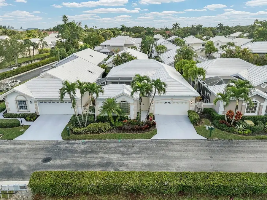 292 Canterbury Dr E., Palm Beach Gardens, FL 33418 - Image #2