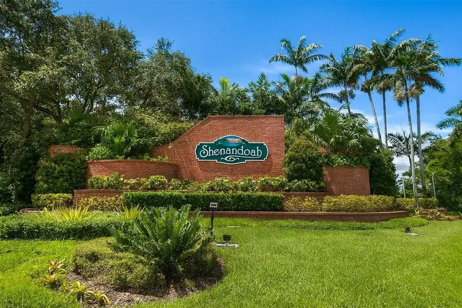 14106 Langley Pl, Davie, FL 33325 - Image #2