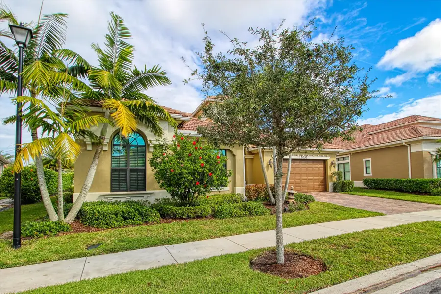 12095 Bastille Cir, Parkland, FL 33076 - Image #2