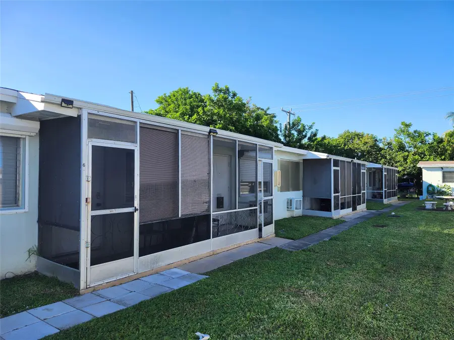 2213 Lincoln St #14, Hollywood, FL 33020 - Image #2