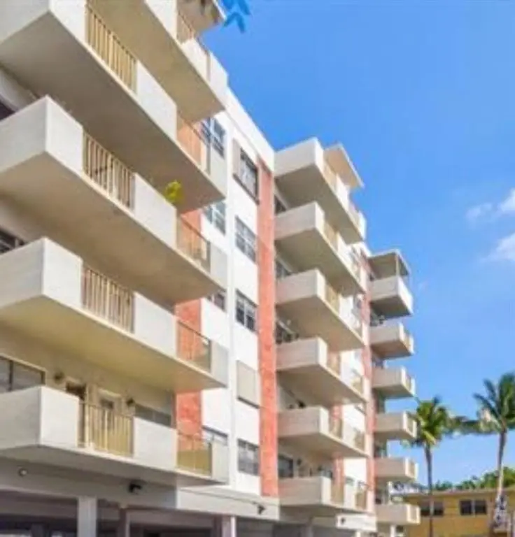 1130 11th St #6J, Miami Beach, FL 33139 - Image #1