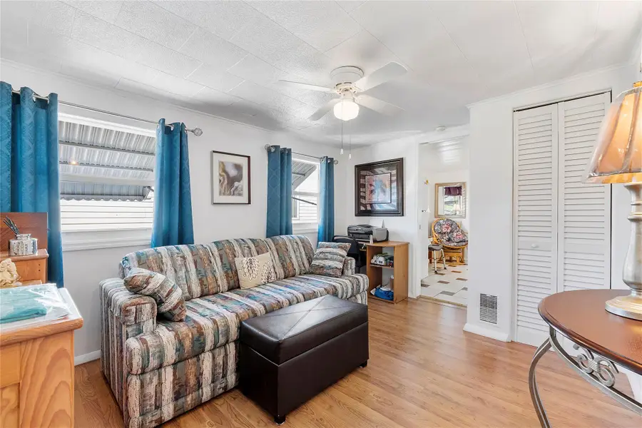 8631 SW 20th St, Davie, FL 33324 - Image #3