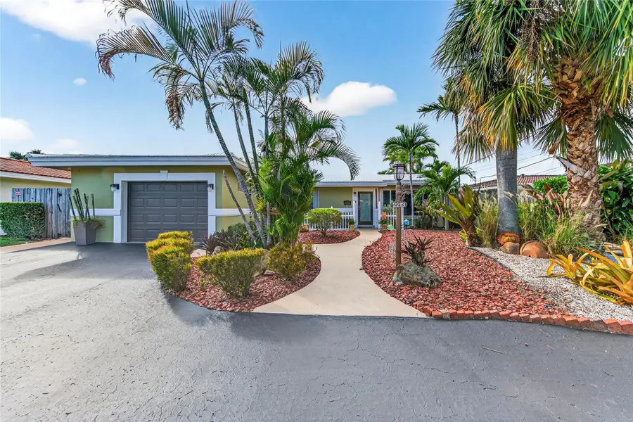 2213 NE 16th Ave, Wilton Manors, FL 33305 - Image #2