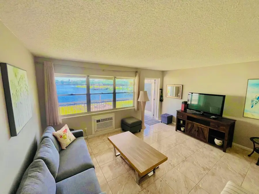 387 Chatham #387, West Palm Beach, FL 33417 - Image #2