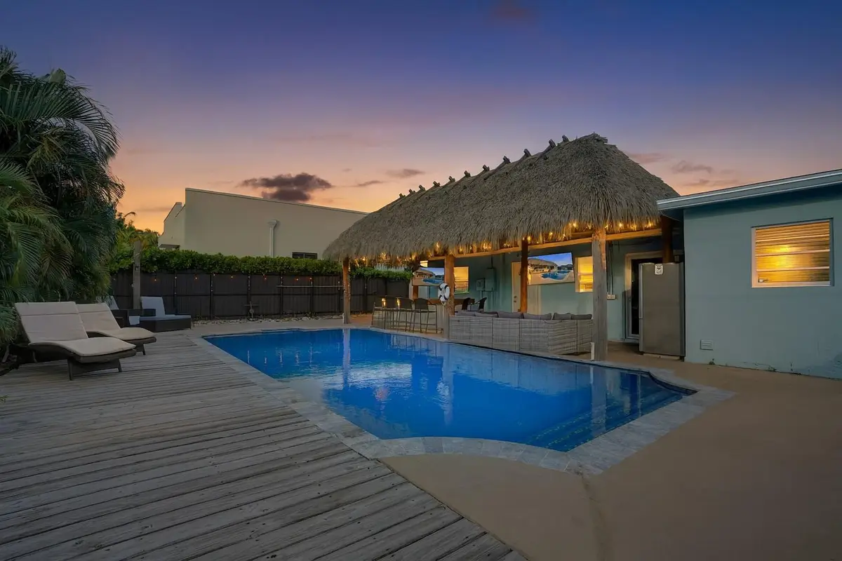 4221 NE 13th Ave, Oakland Park, FL 33334 - Image #1