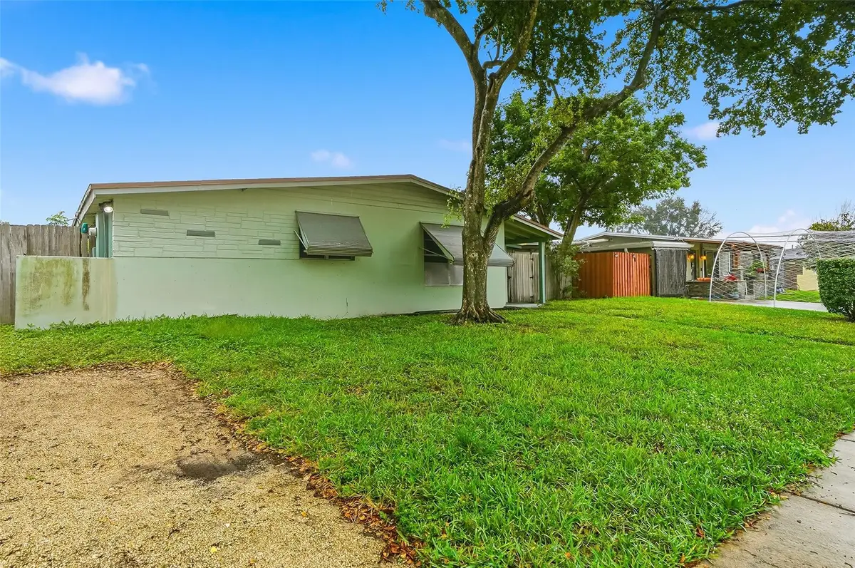 5711 SW 37th Ct, Davie, FL 33314 - Image #1