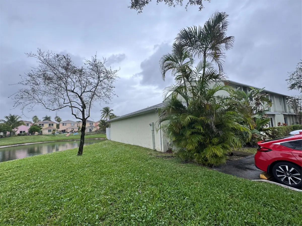 821 Crystal Lake Dr #1101, Deerfield Beach, FL 33064 - Image #1