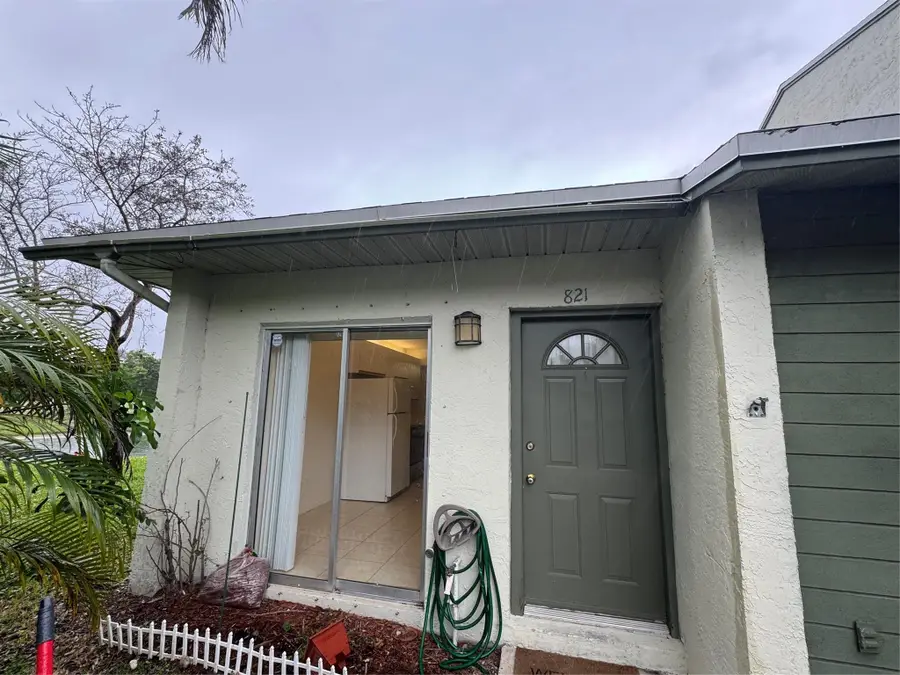 821 Crystal Lake Dr #1101, Deerfield Beach, FL 33064 - Image #2