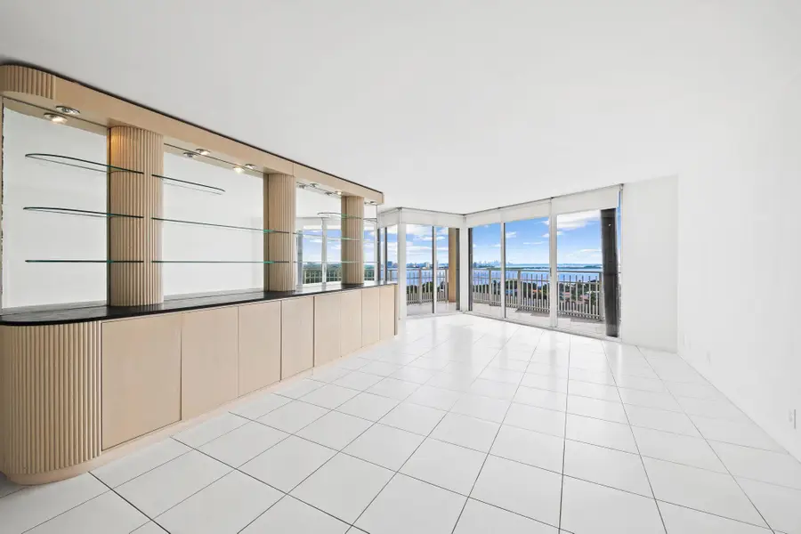 1000 Quayside Ter #1606, Miami, FL 33138 - Image #2