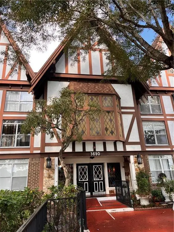 3690 Inverrary Dr #2C, Lauderhill, FL 33319