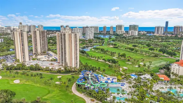 20335 W Country Club Dr #2210, Aventura, FL 33180