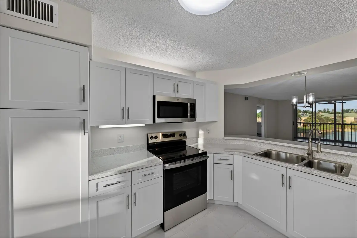 7882 Trent Dr #310, Fort Lauderdale, FL 33321 - Image #1