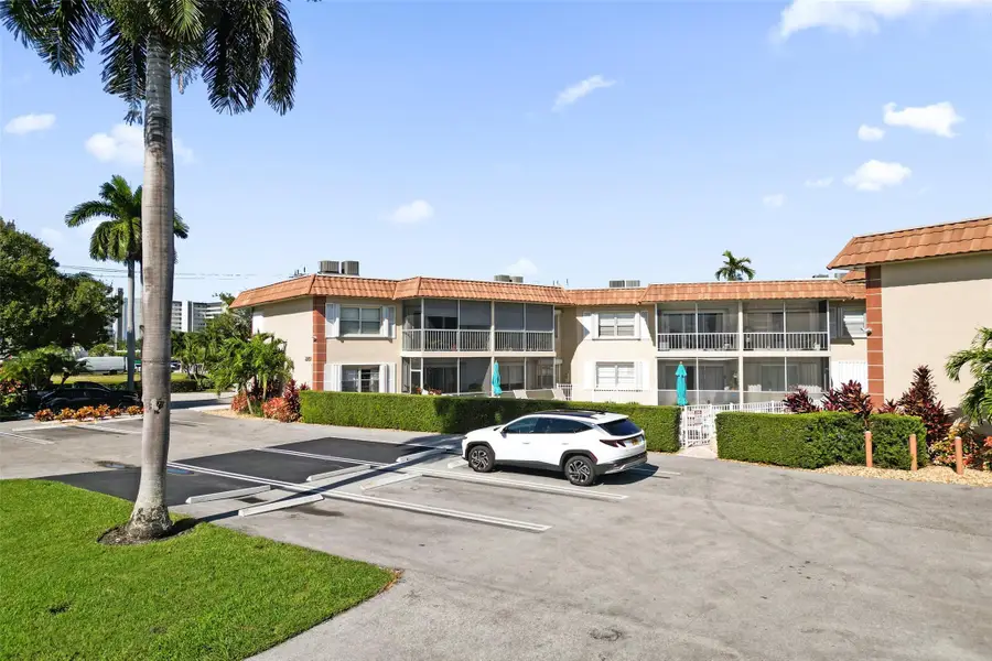 2201 SE 9th St #106, Pompano Beach, FL 33062 - Image #3