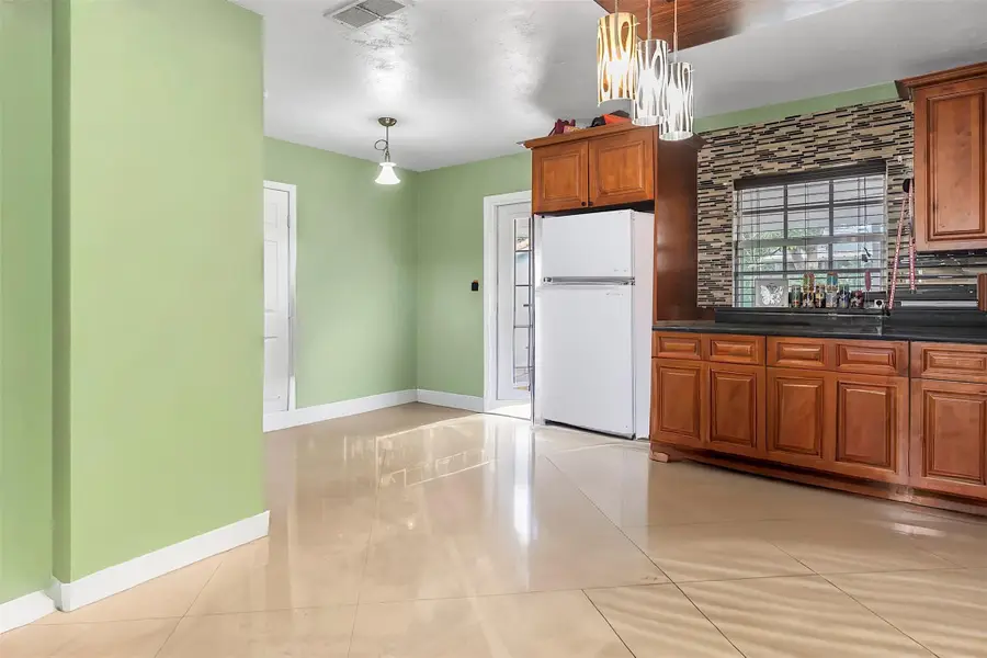 531 NE 61st St, Oakland Park, FL 33334 - Image #3