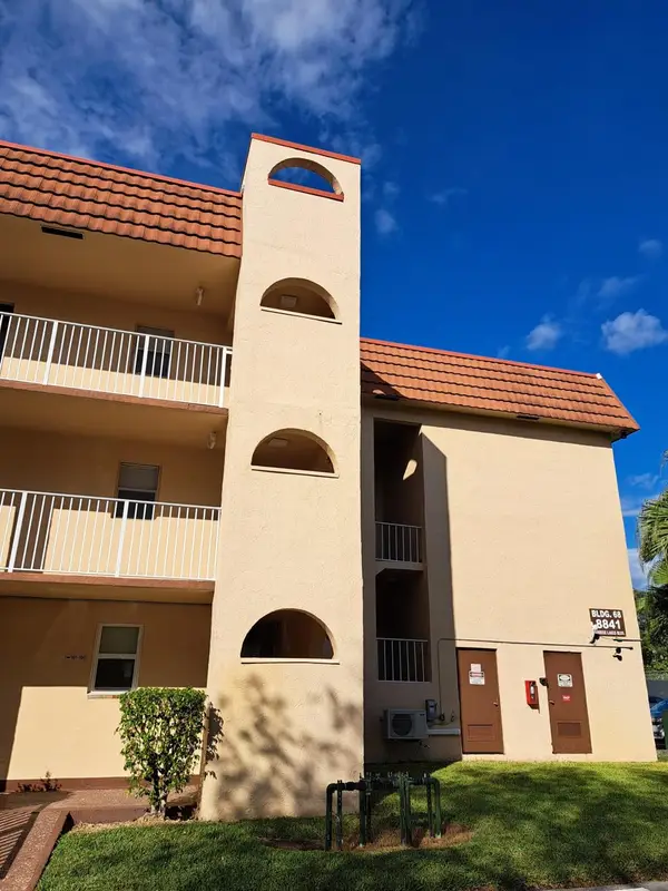 8841 Sunrise Lakes Blvd #206, Sunrise, FL 33322