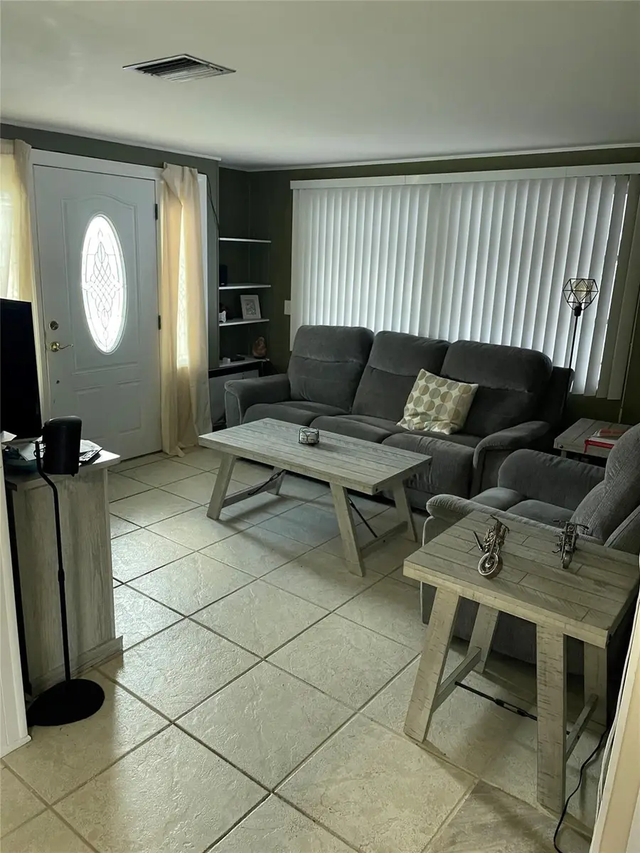 2341 SW 84th Ave, Davie, FL 33324 - Image #3