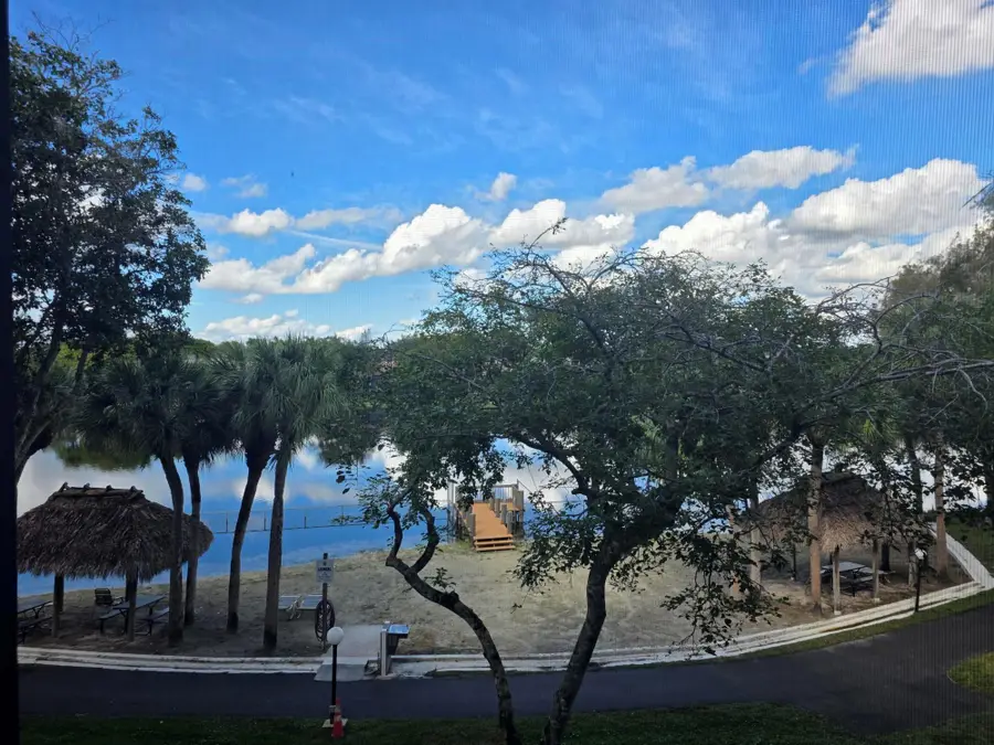 1101 Colony Point Cir #304, Pembroke Pines, FL 33026 - Image #2