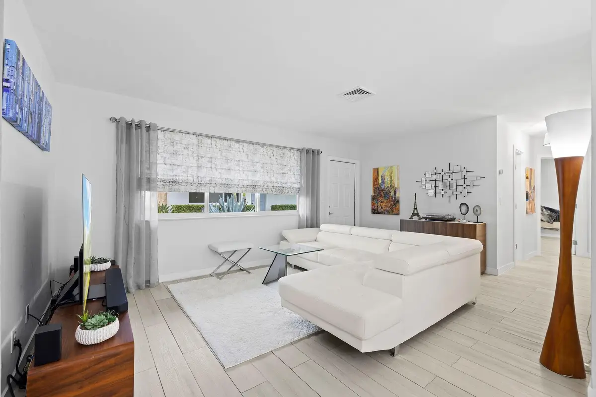 2439 Polk St #10, Hollywood, FL 33020 - Image #1