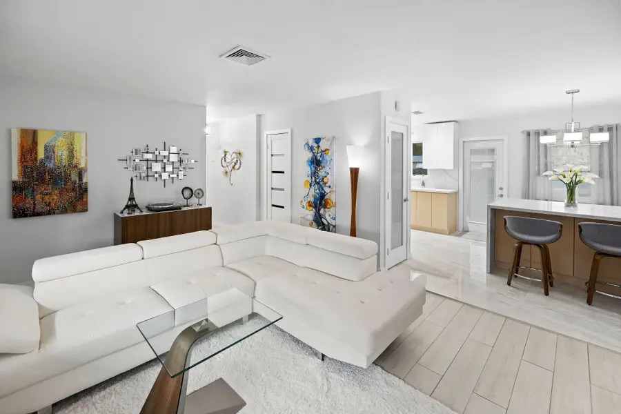 2439 Polk St #10, Hollywood, FL 33020 - Image #2