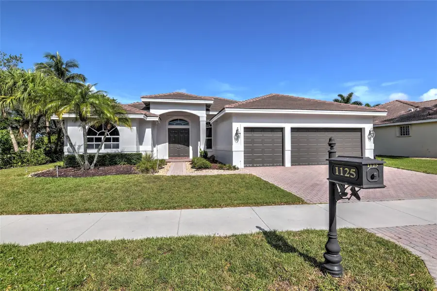 1125 E Waterside Cir, Weston, FL 33327 - Image #3