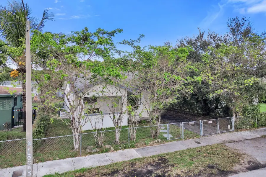 763 NW 41st St, Miami, FL 33127 - Image #2