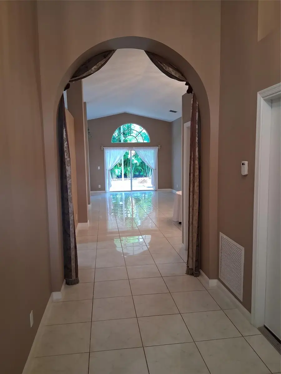 231 Preserve Ct, Royal Palm Beach, FL 33411 - Image #2