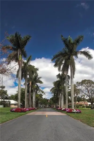 3970 Oaks Clubhouse Dr #203, Pompano Beach, FL 33069 - Image #2