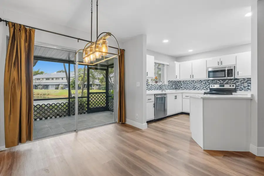 2105 W Discovery Cir W, Deerfield Beach, FL 33442 - Image #3