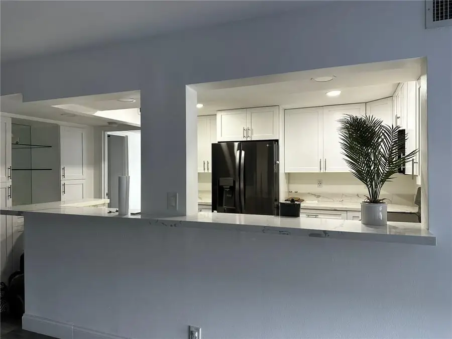 800 Parkview Dr #829, Hallandale Beach, FL 33009 - Image #2