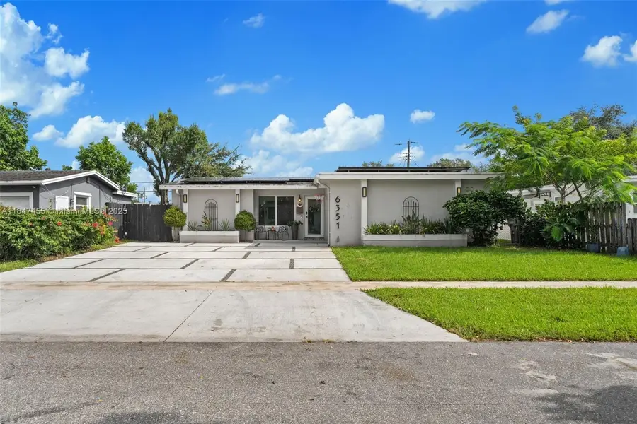 6351 Moseley St, Hollywood, FL 33024 - Image #2