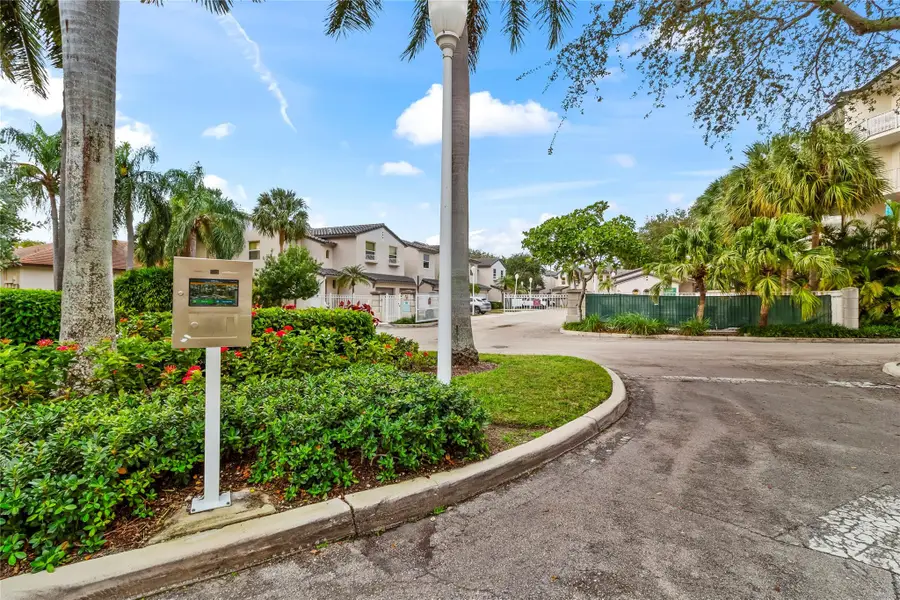 1900 Oceanwalk Ln #136, Lauderdale By The Sea, FL 33062 - Image #3