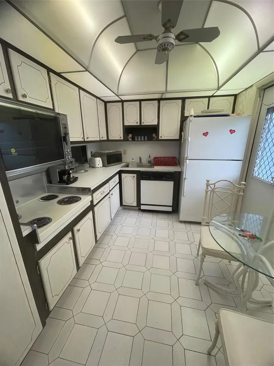 604 NE 2nd St #231, Dania Beach, FL 33004 - Image #2