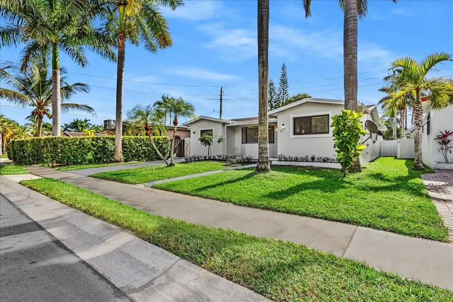 1004 Johnson St, Hollywood, FL 33019 - Image #2