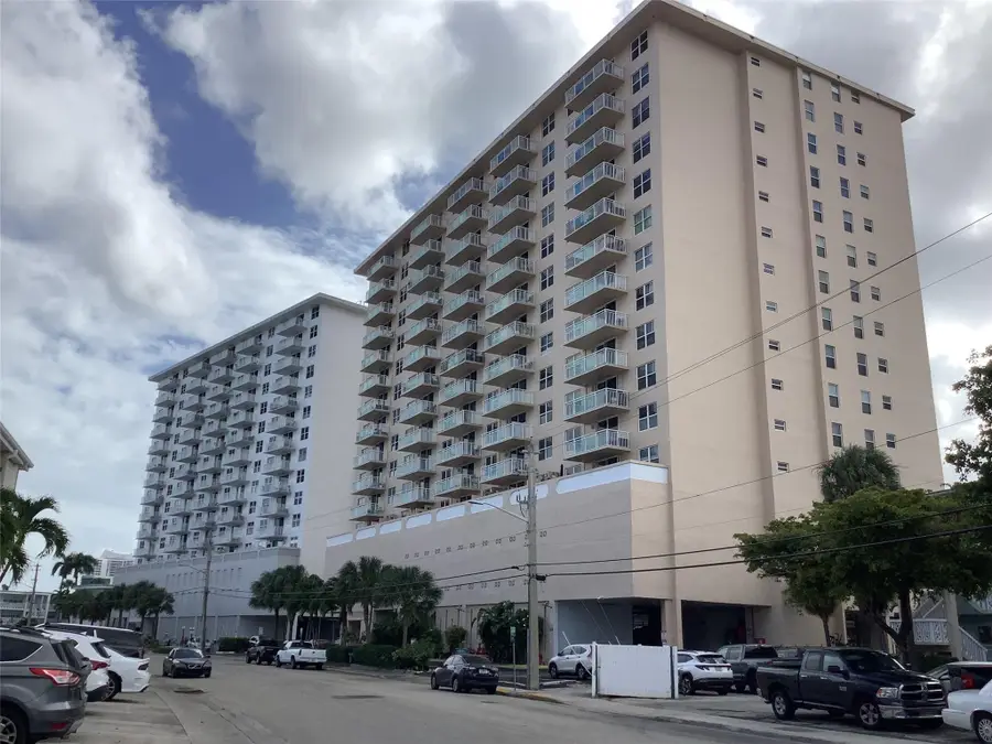 437 Golden Isles Dr #8A, Hallandale Beach, FL 33009 - Image #2