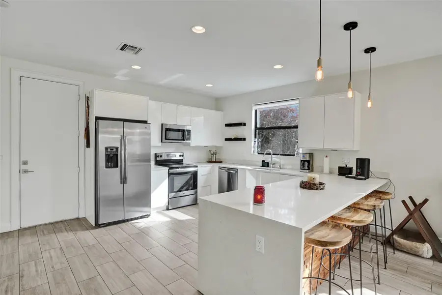 233 NE 11th St #233, Fort Lauderdale, FL 33304 - Image #2