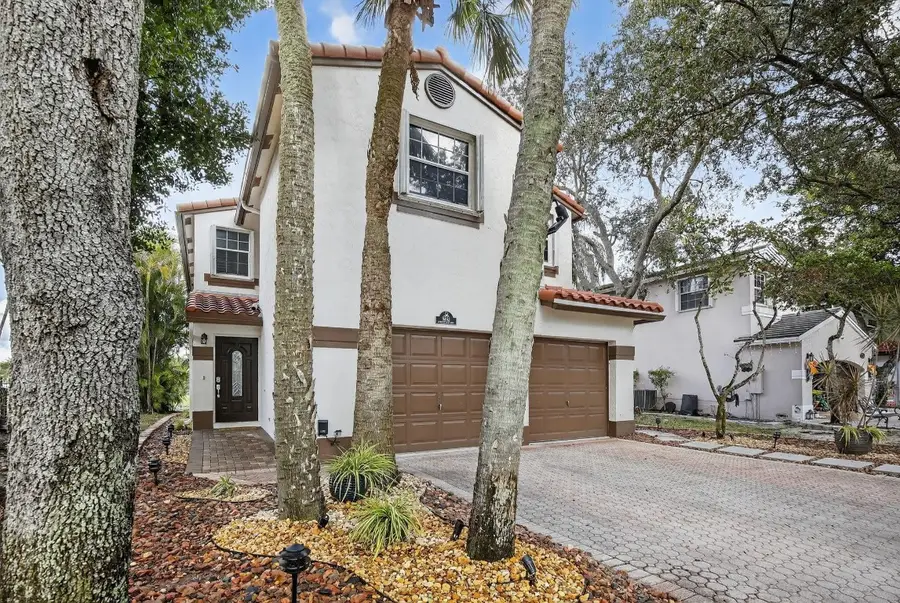9861 Fairway Cove Lane, Plantation, FL 33324 - Image #3